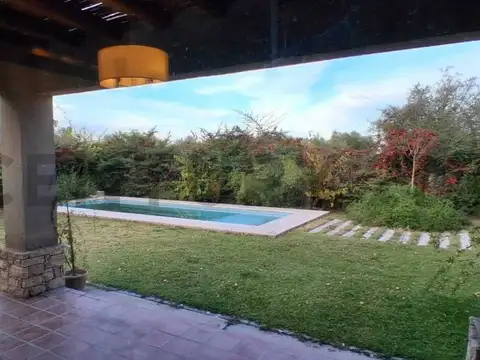 Casa en Venta con 1 cochera