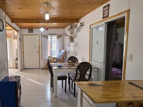Casa 3 ambientes con 1 baño