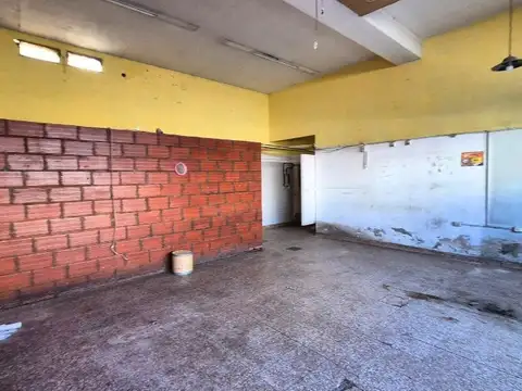 Hipólito irigoyen 5400