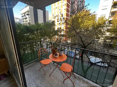 2 Ambientes a Nuevo con Balcón en Caballito!