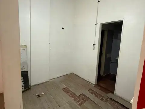 Local Comercial - Varios Usos - Excelente Ubicación