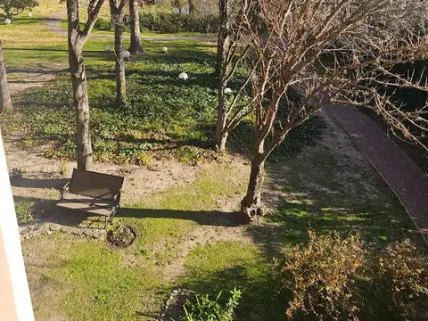 Departamento en alquiler con cochera