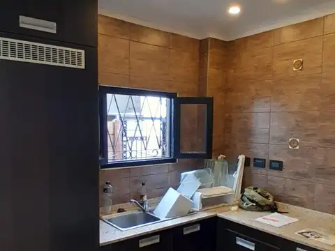 Depto Tipo Casa en Alquiler con 1 cocheras