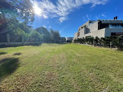 Treinta y Tres Orientales  al 1000 Beccar - BARRIO MIRADORES II