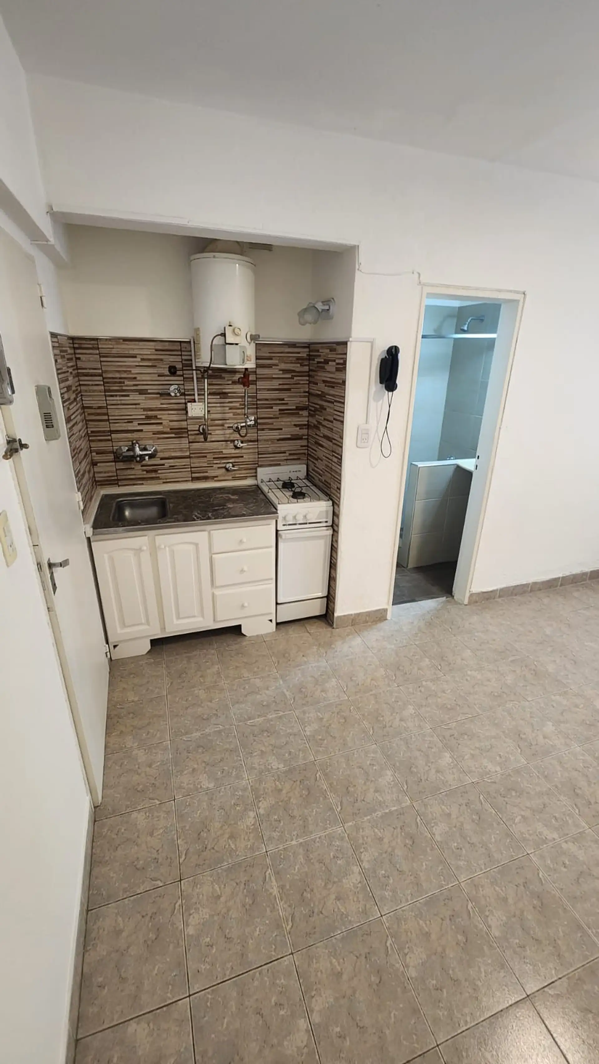 Depto 1 amb, 18m² en Rivadavia 2900, 2 piso
