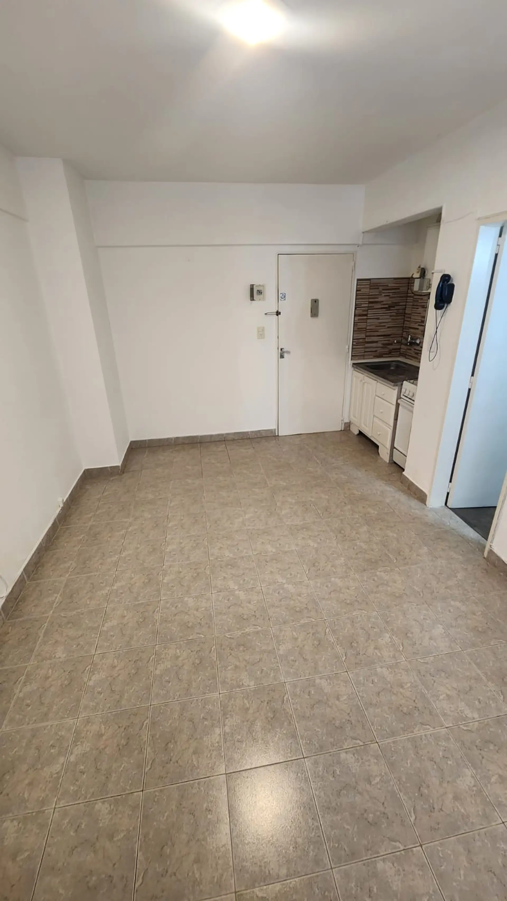 Depto 1 amb, 18m² en Rivadavia 2900, 2 piso