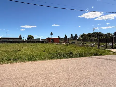 ¡Es el lugar perfecto para construir la casa que siempre has soñado! Barrio Los Prados, Calle Emilio Castro y Rojas