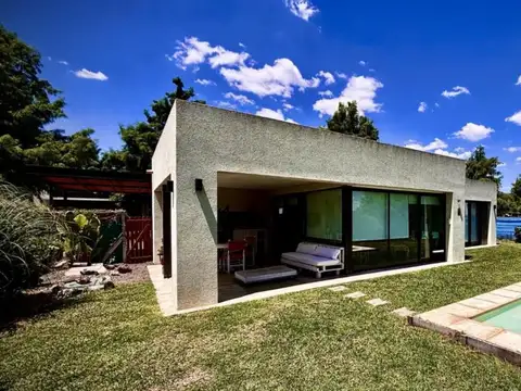 Casa 4 Amb Pileta, Galeria y Parque en Barrio Cerrado Brujas