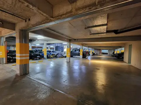 Cochera en Condominios del Alto 4 en Puerto Norte