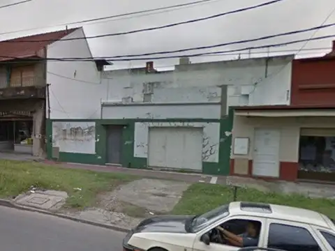 CASA S/LOTE PROPIO 3 AMB SOBRE AVENIDA LANUS E
