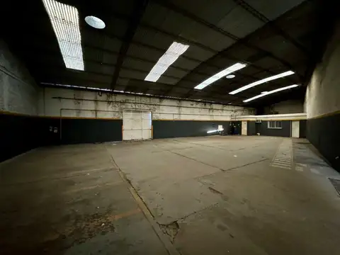 Galpon en Venta en Centro, USD 250.000