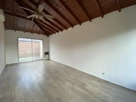 Casa en Venta en Don Torcuato, USD 145.000