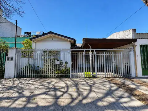 VENTA CASA 3 AMBIENTES MARTIN CORONADO PATIO COCHERA