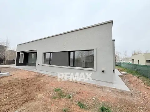 Casa en Venta en Plottier, USD 350.000