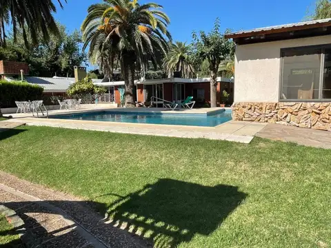 Casa 5 dormitorios, Venta, Funes