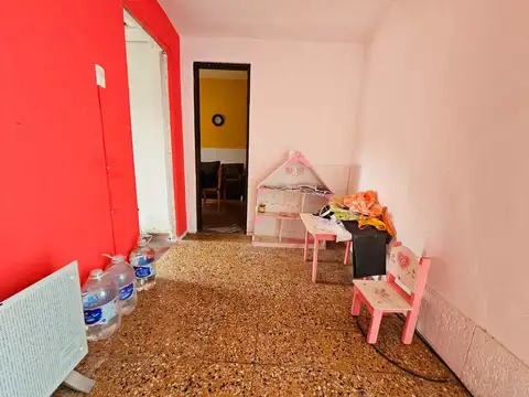 Casa 2 ambientes con 1 baño