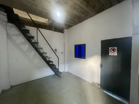 Galpon en Alquiler en Lomas del Mirador, $ 3.000.000