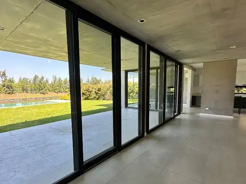 Casa en Venta al Oeste