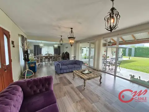 Casa en Venta en Loma Verde, USD 325.000