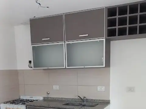 Departamento de dos amb.a dos cuadras peatonal