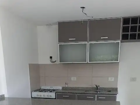 Caseros 2200, Piso 5