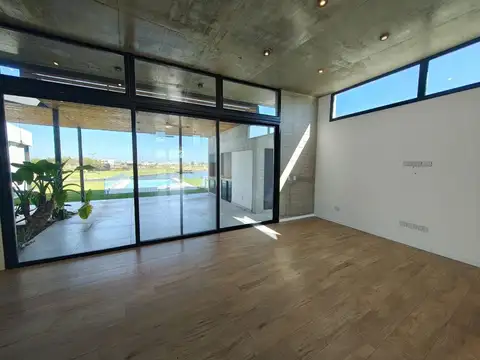 Casa en Alquiler en San Sebastian, USD 2.200