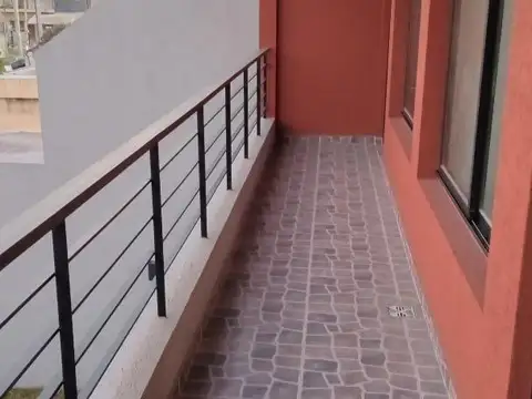 España 2200 , Piso 1°