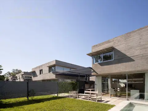 Casa en Venta en Funes, USD 260.000