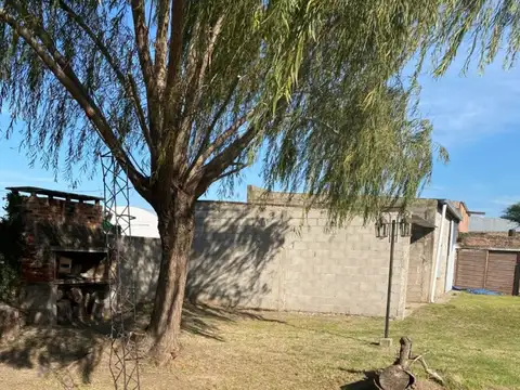 Casa 4 ambientes con 1 baño