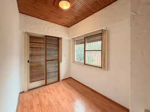 Casa en Alquiler con 1 cochera