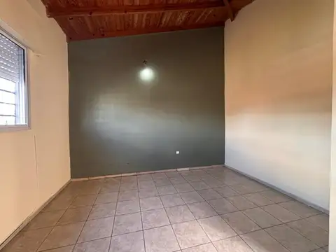 Depto Tipo Casa en Alquiler en Sarandí, $ 600.000