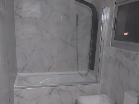Casa en Alquiler con 1 cochera