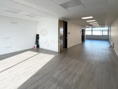 Oficina en Venta con 1 cochera