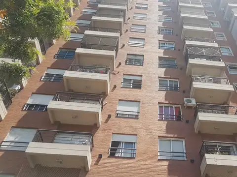 Departamento En Venta San Miguel Cuatro Ambientes Balcon  Cochera Y Baulera