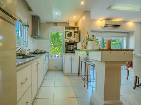 Casa en Venta en Manuel B Gonnet, USD 270.000