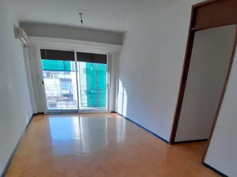 4 AMBIENTES CON BALCON