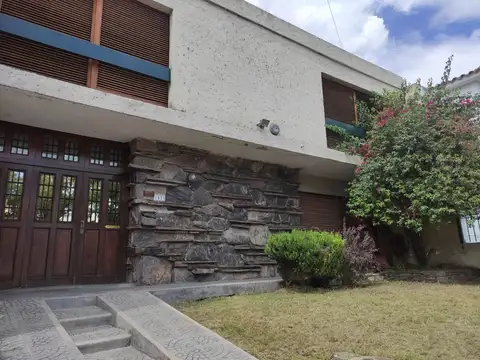 AMPLIA CASA 3 HAB / 2 BAÑOS / COCHERA SAN VICENTE 