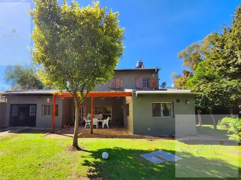 Casa 4 ambientes con 2 baños
