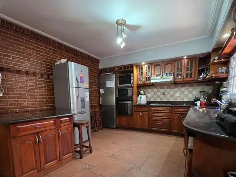 VENTA CASA 6 AMB C/PARQUE
