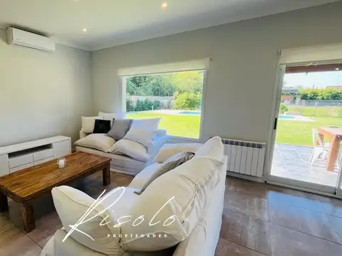 Casa en Alquiler con 3 cocheras