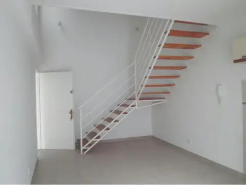 Depto Tipo Casa en Alquiler en Villa Luro, $ 680.000