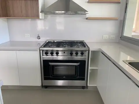 Casa 7 ambientes con 6 baños