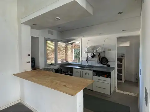 Casa en Venta con 3 cocheras