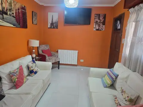 Depto Tipo Casa en Alquiler de 4 ambientes