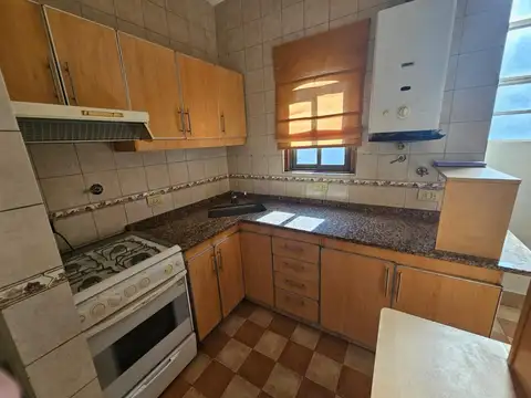 Hipolito Yrigoyen 3000, Piso 5