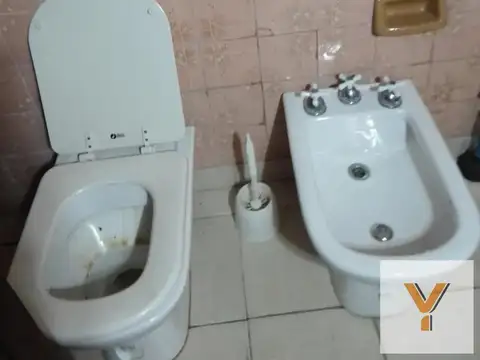 Casa 5 ambientes con 2 baños