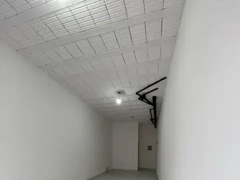 Local en Alquiler en Las Heras, $ 400.000