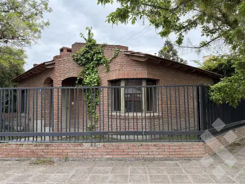 Alquiler casa 2 dormitorios b° jorge newbery cipolletti