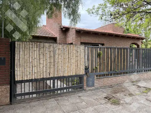 ALQUILER CASA 2 DORMITORIOS B° JORGE NEWBERY CIPOLLETTI