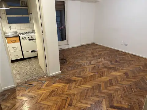 Pena 2200, Piso 4